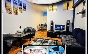 APARTAMENT KRESOWY parter 3 pokoje duża łazienka kabino-wanna SPA wi fi ekspres 2x smart tv antresola parking free plac zabaw bilet na aquapark 150m w cenie
